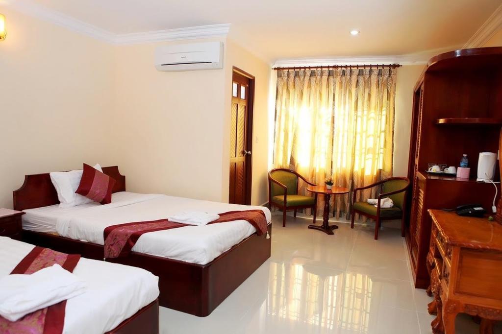 Mittapheap Hotel กำปอต ภายนอก รูปภาพ